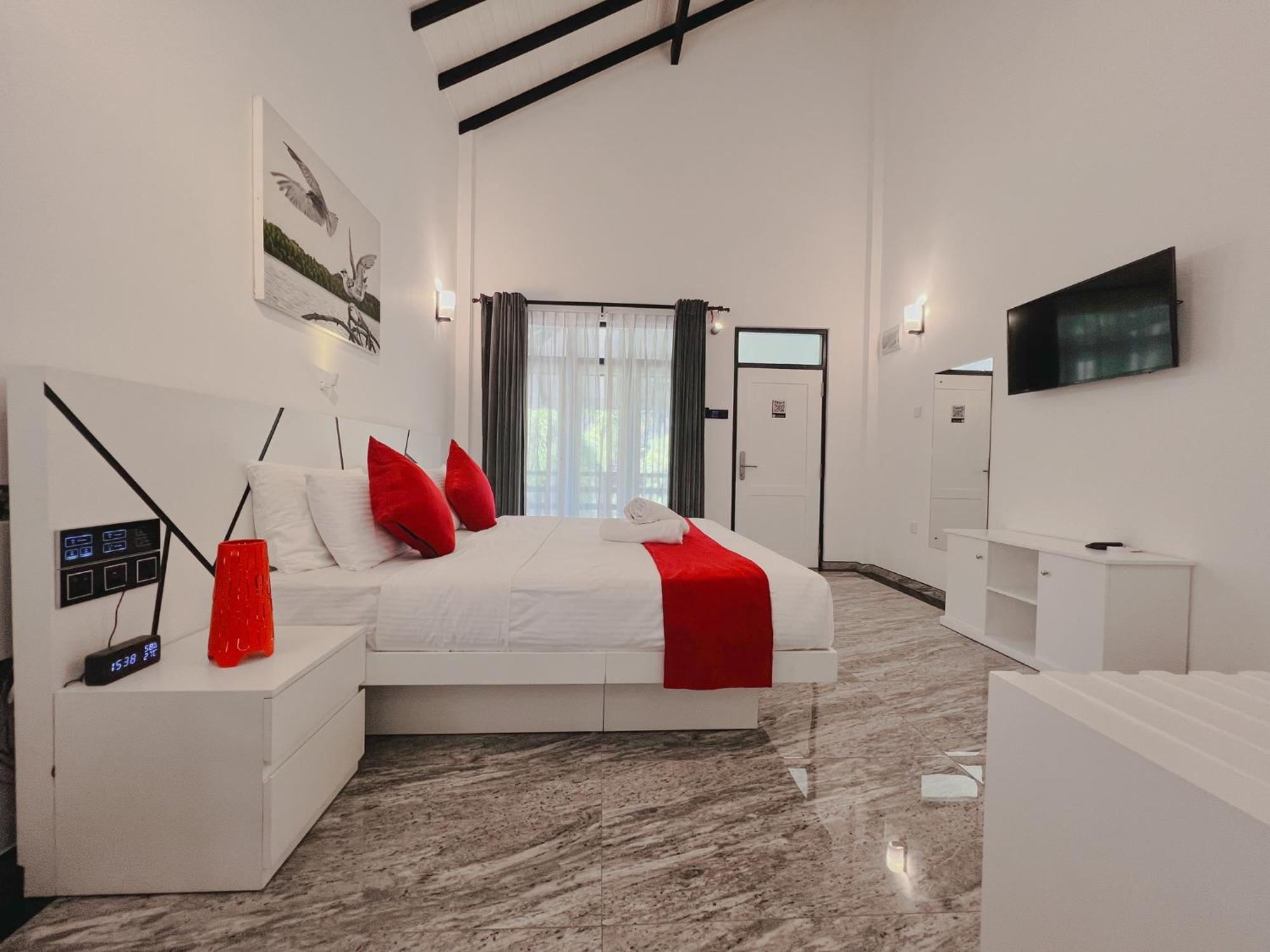Wetland Resort Негомбо Экстерьер фото