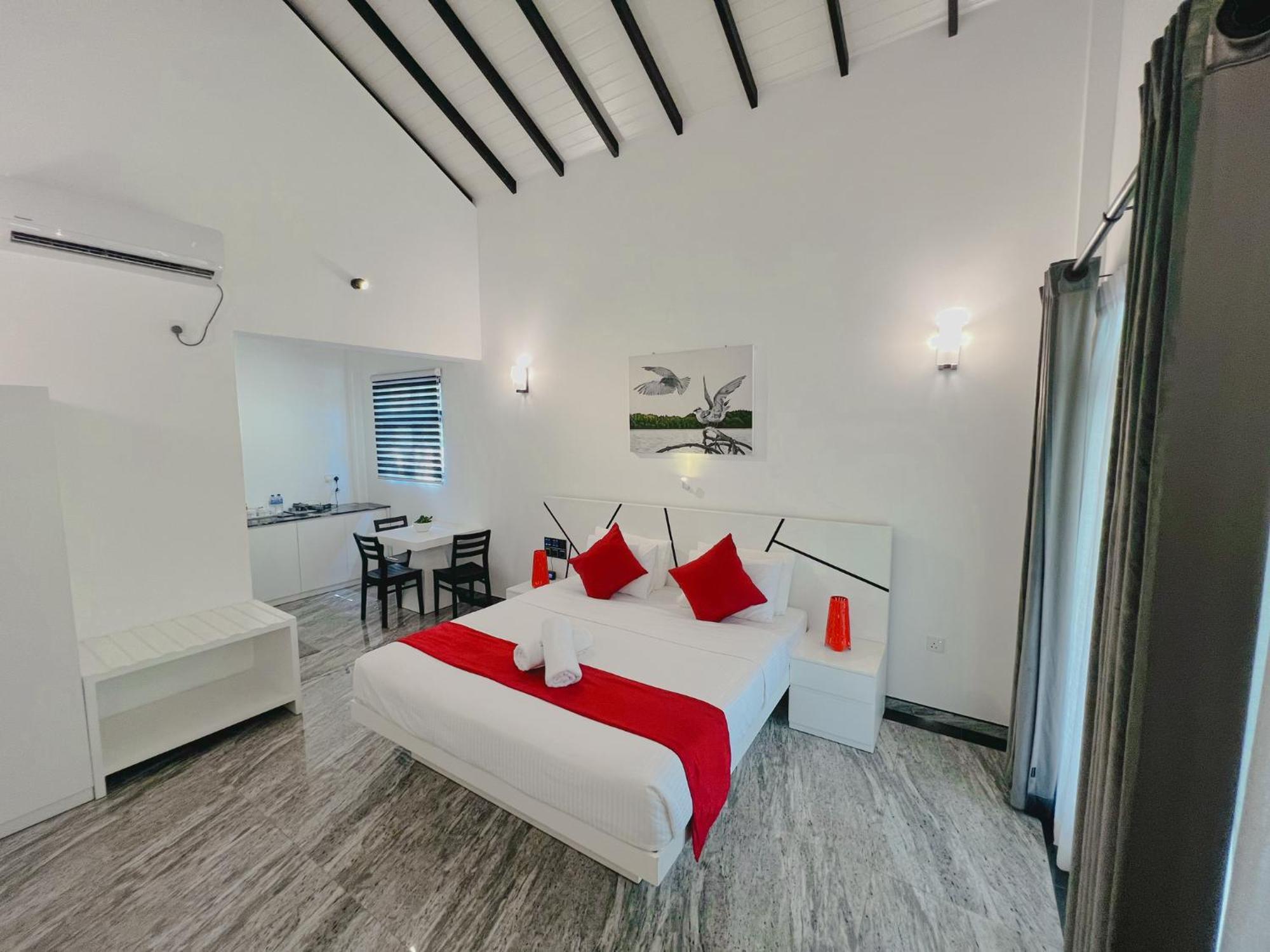 Wetland Resort Негомбо Экстерьер фото